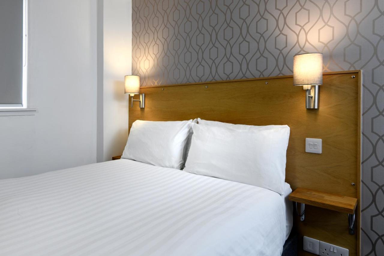 The Corner House Hotel Annan Bagian luar foto